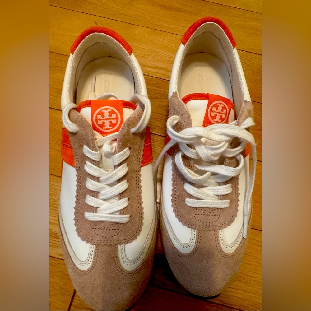 Tory Burch Hank Sneaker size 6 like new
